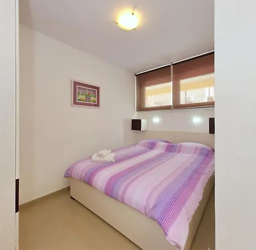 Luxury Town Center Διαμέρισμα *