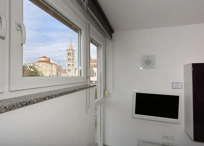 Luxury Town Center *